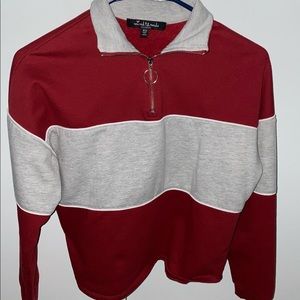 Junior's Grey / Burgundy Zip up pullover ✨
